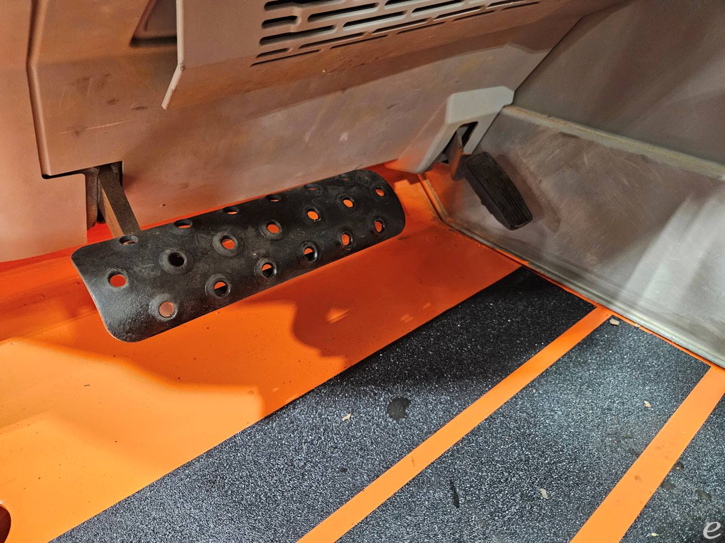 2018 JLG 1255