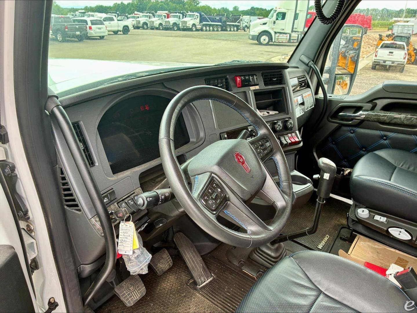 2025 Kenworth W990