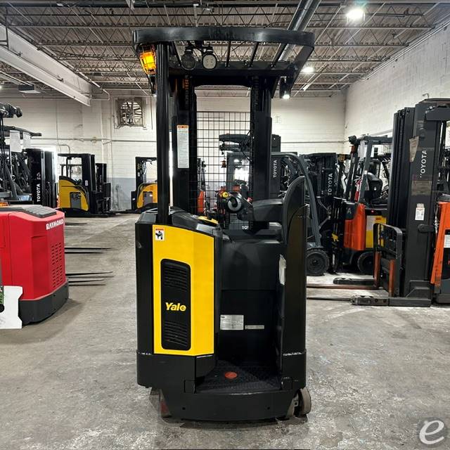 2021 Yale NR040DC