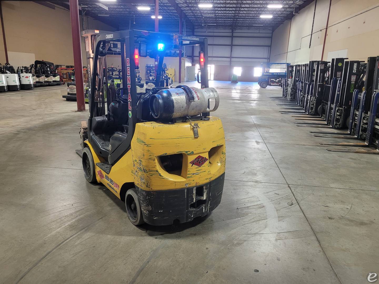 2016 Komatsu FG30SHT-16