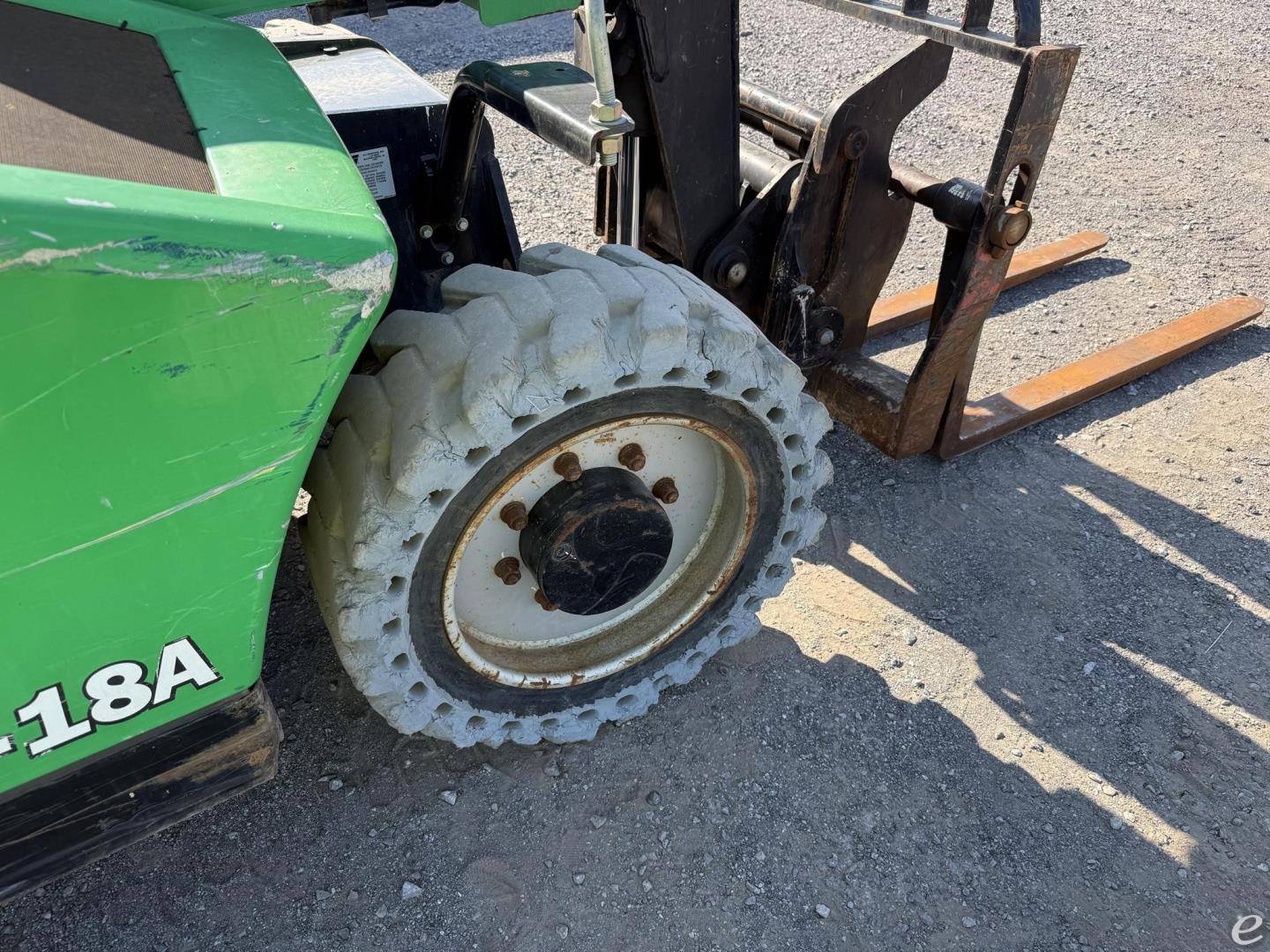 2017 JLG G5-18A