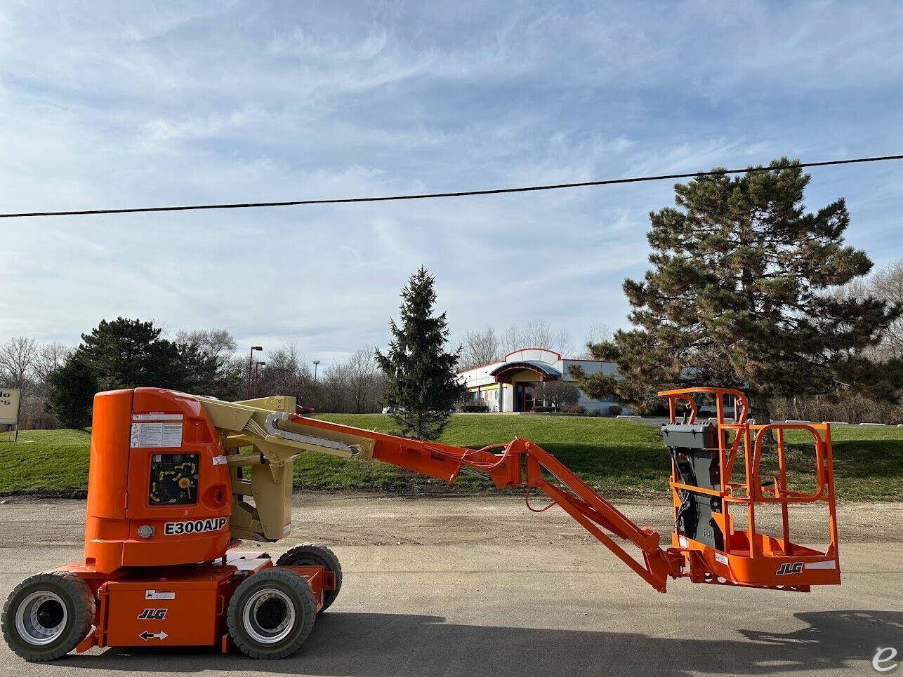 2015 JLG E300AJP Electric Boom Lift - 123Forklift