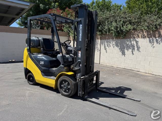 2017 Komatsu FG25ST-16