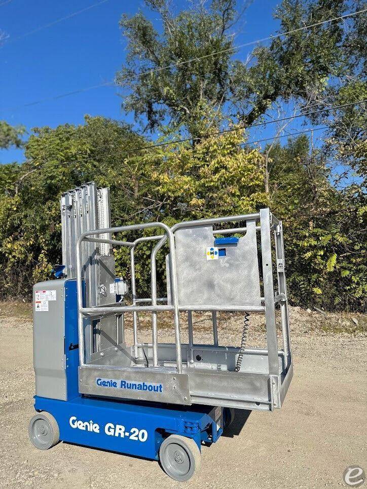 2015 Genie GR20 Electric Scissor Lift - 123Forklift