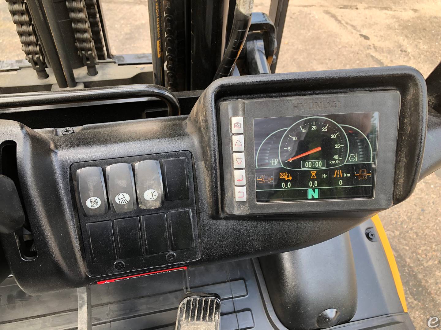 2019 Hyundai 30D-9