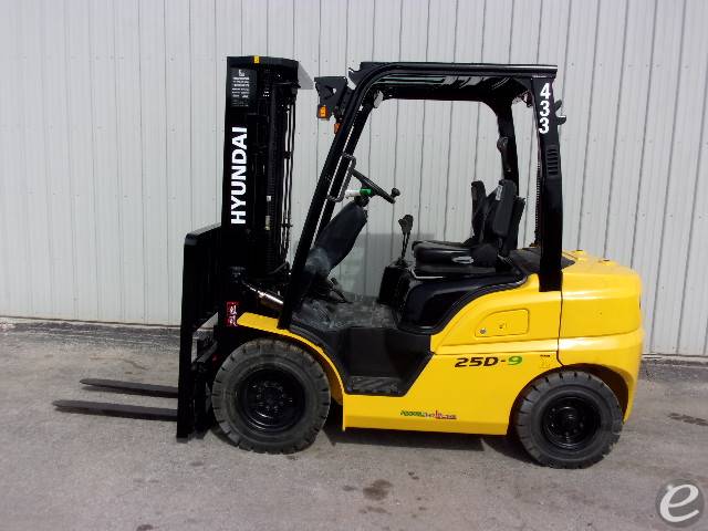 2017 Diesel Hyundai Pneumatic Tire 4 Wheel Sit Down Eliftruck 