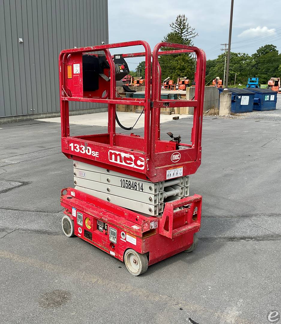 2017 JLG 1330SE