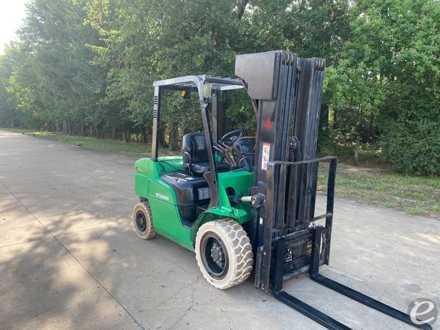 2014 Mitsubishi FG30N