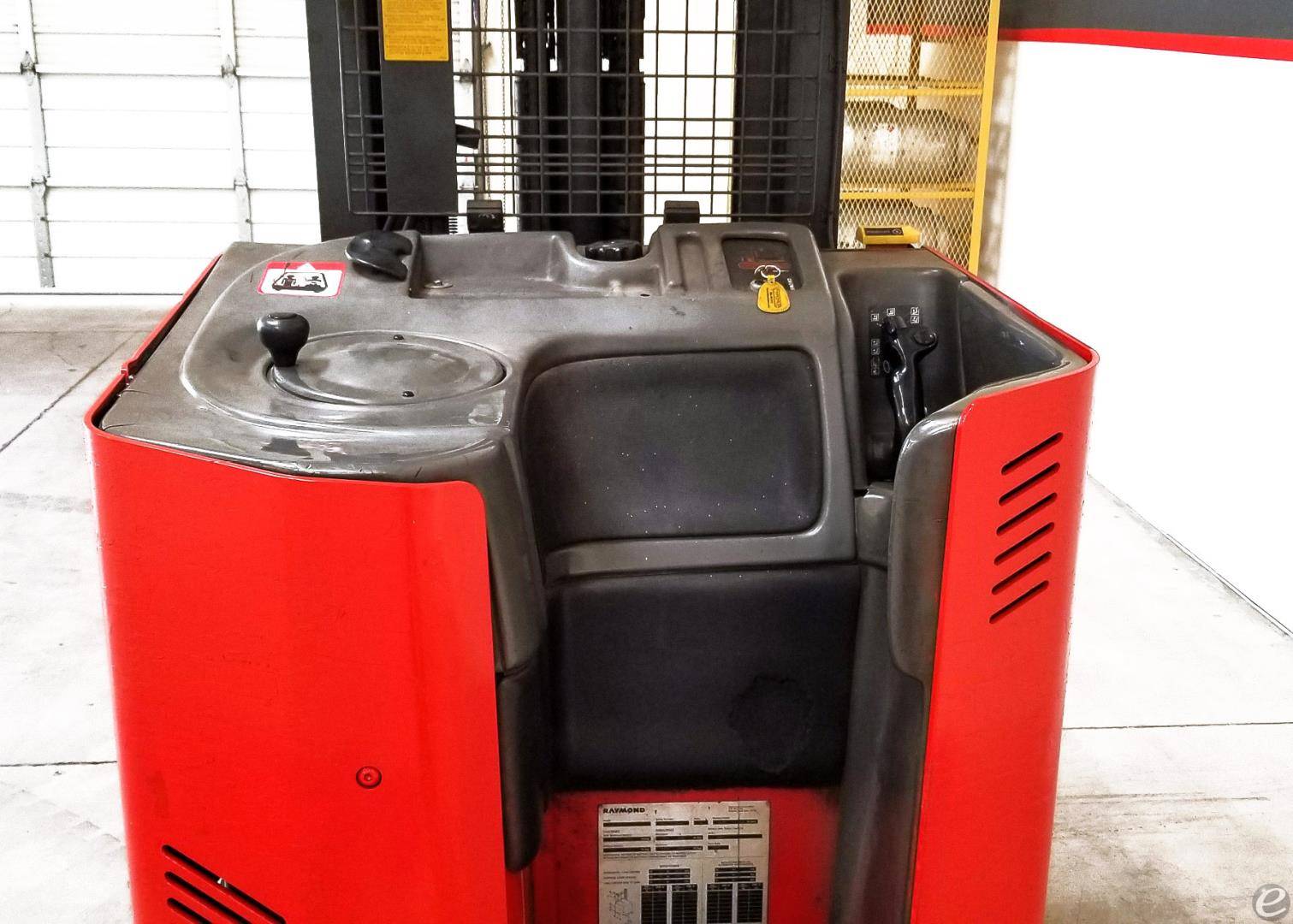 1992 Raymond R40TT Electric Reach Truck - 123Forklift
