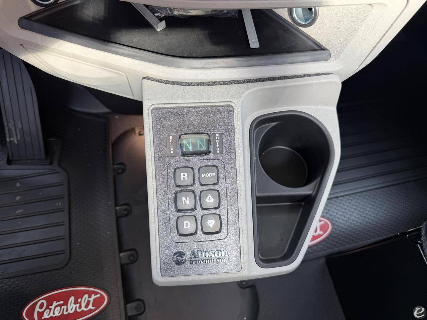 2027 Peterbilt 567