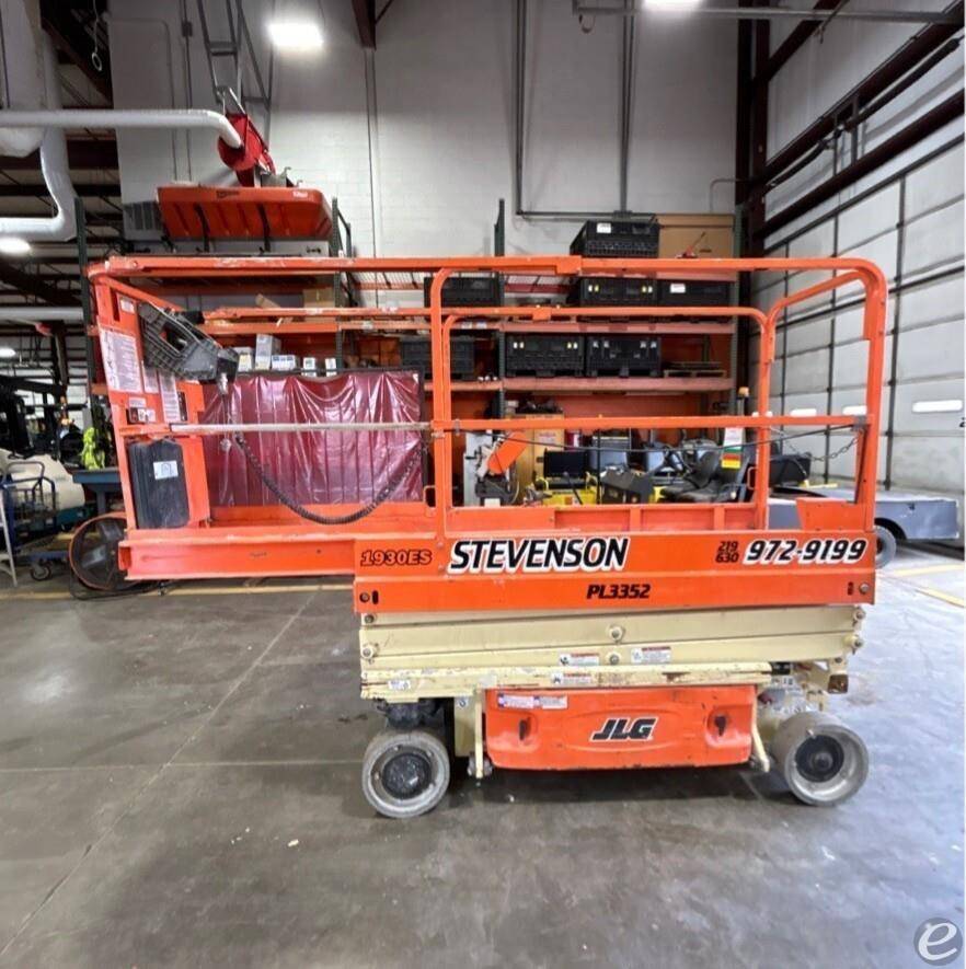 2017 JLG 1930ES