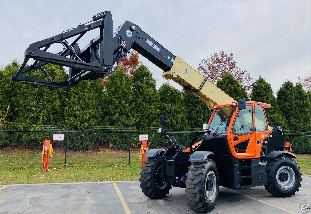 2026 JLG 2733