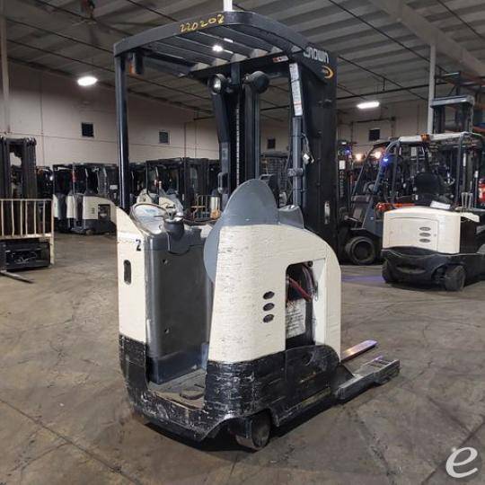 2018 Crown RR5725-45