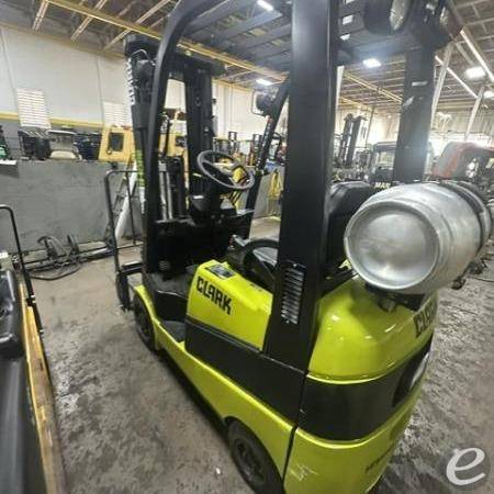 2012 Clark C15CL