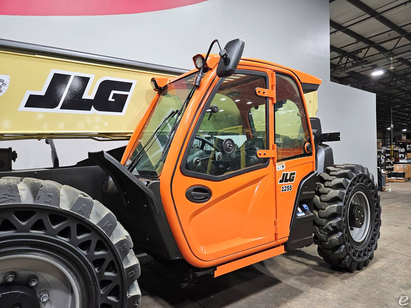 2017 JLG 1255