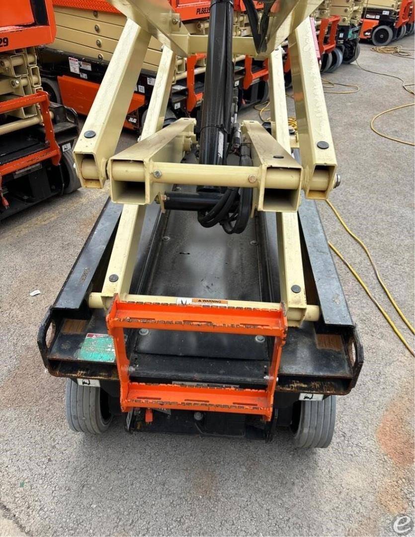 2021 JLG R1932i