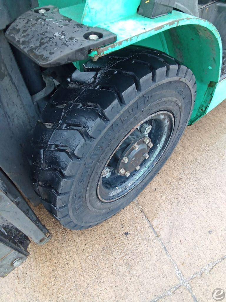 2020 Mitsubishi FG25N