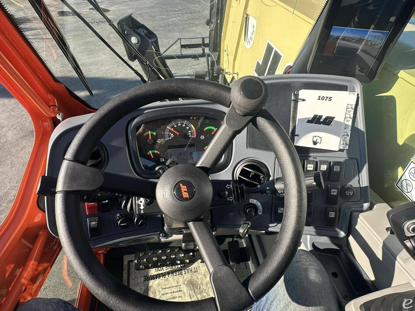 2026 JLG 1075
