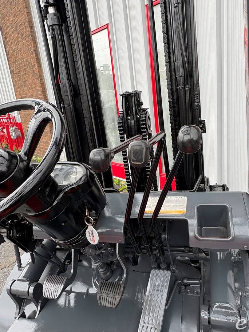 2000 Toyota 42-6FG25