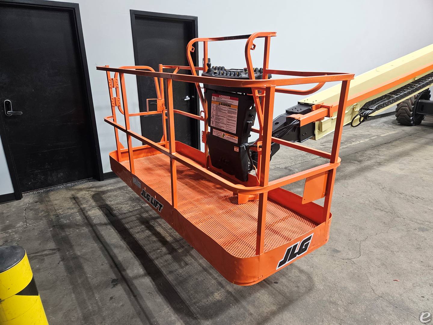 2014 JLG 800S