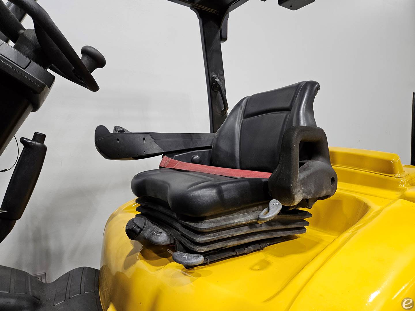 2021 Yale GDP080VX