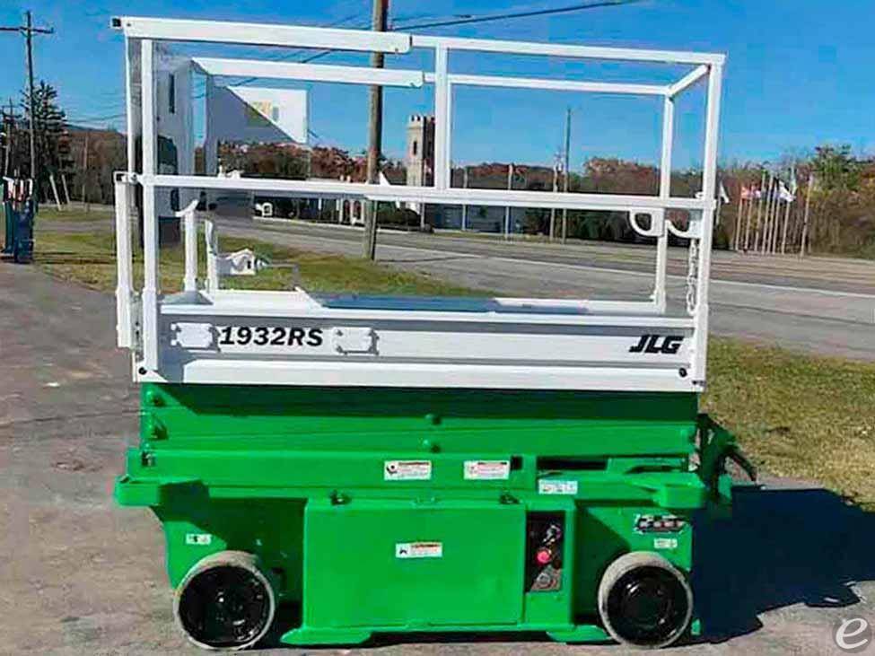 2017 JLG 1930ES