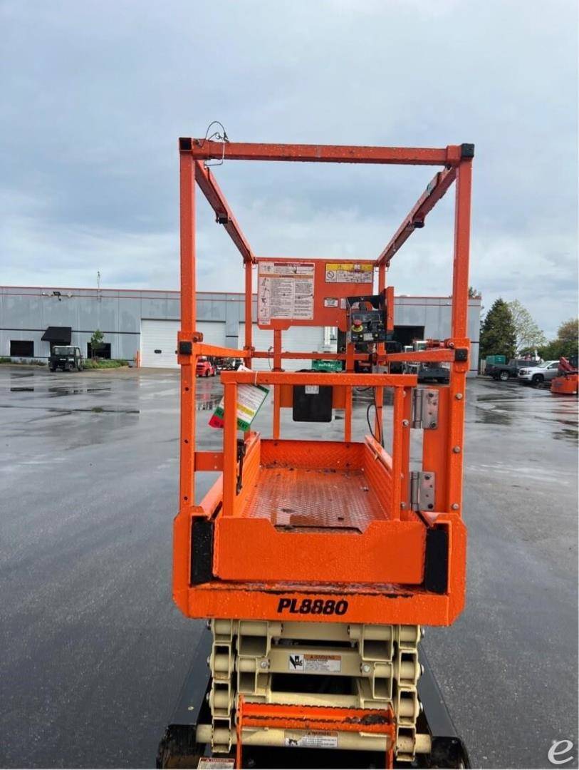 2021 JLG R1932i