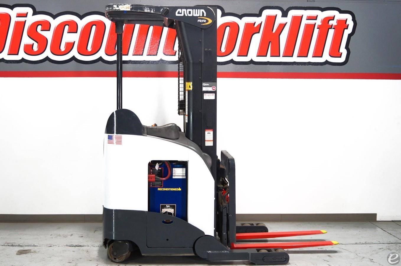 2008 Crown RR5715-40 Electric Reach...