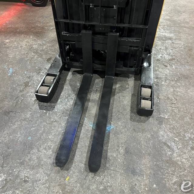 2021 Yale NR045EB