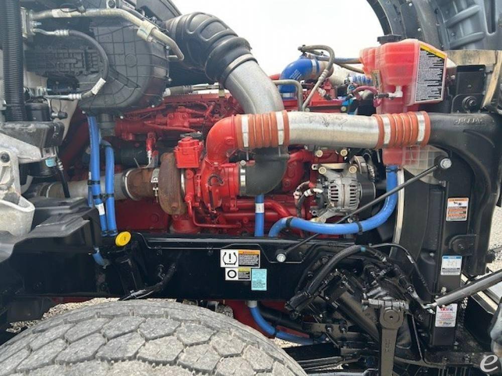2024 Kenworth T880