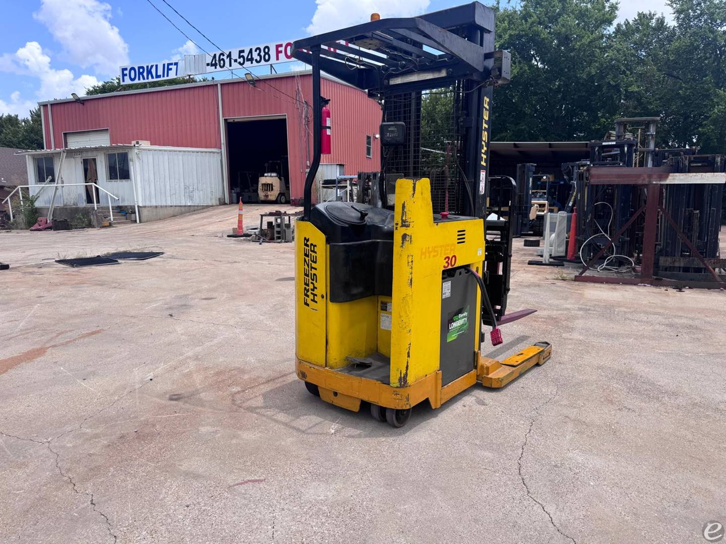 2000 Hyster N30XMDR-240