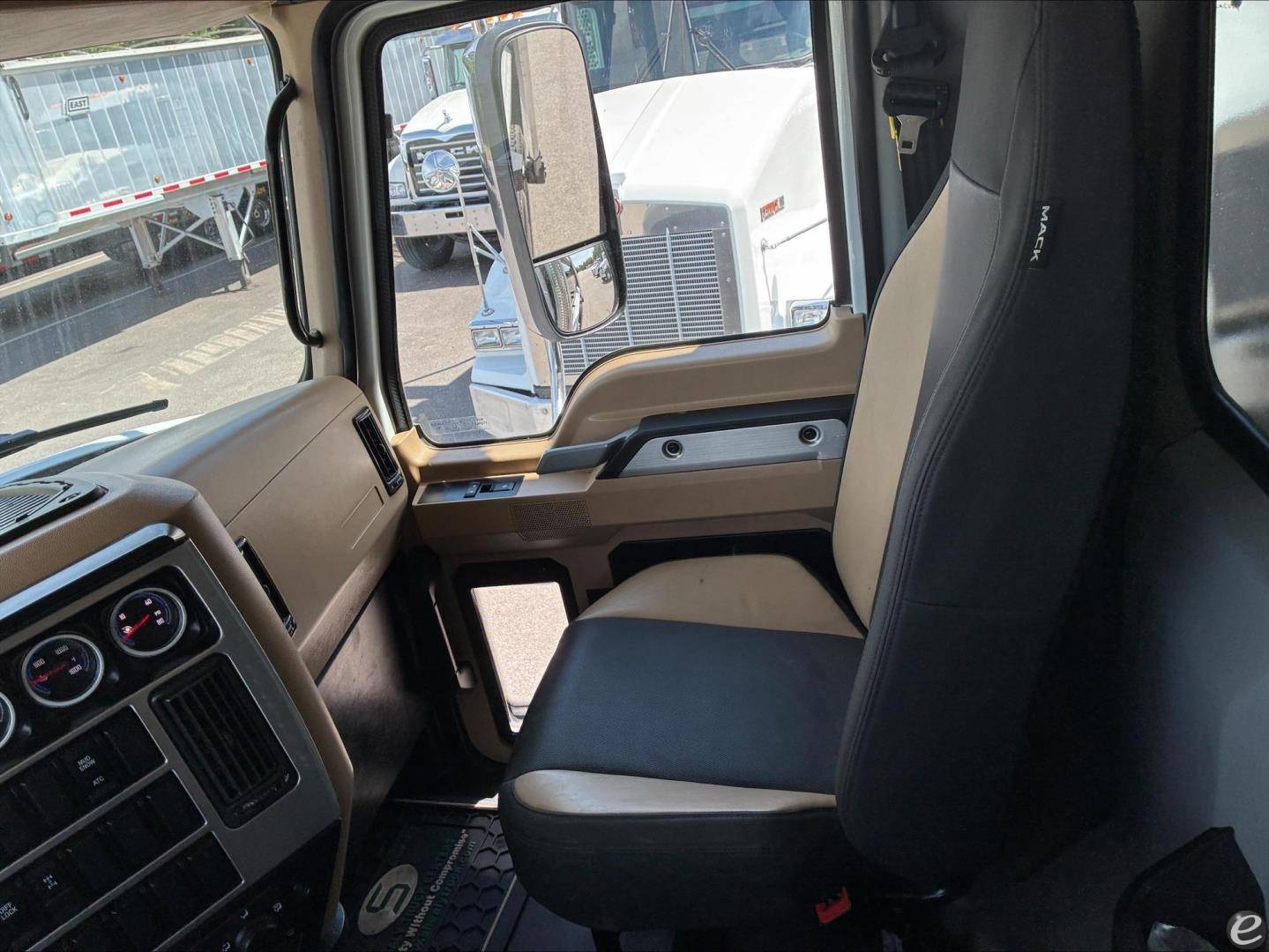 2020 Mack GRANITE 64FR