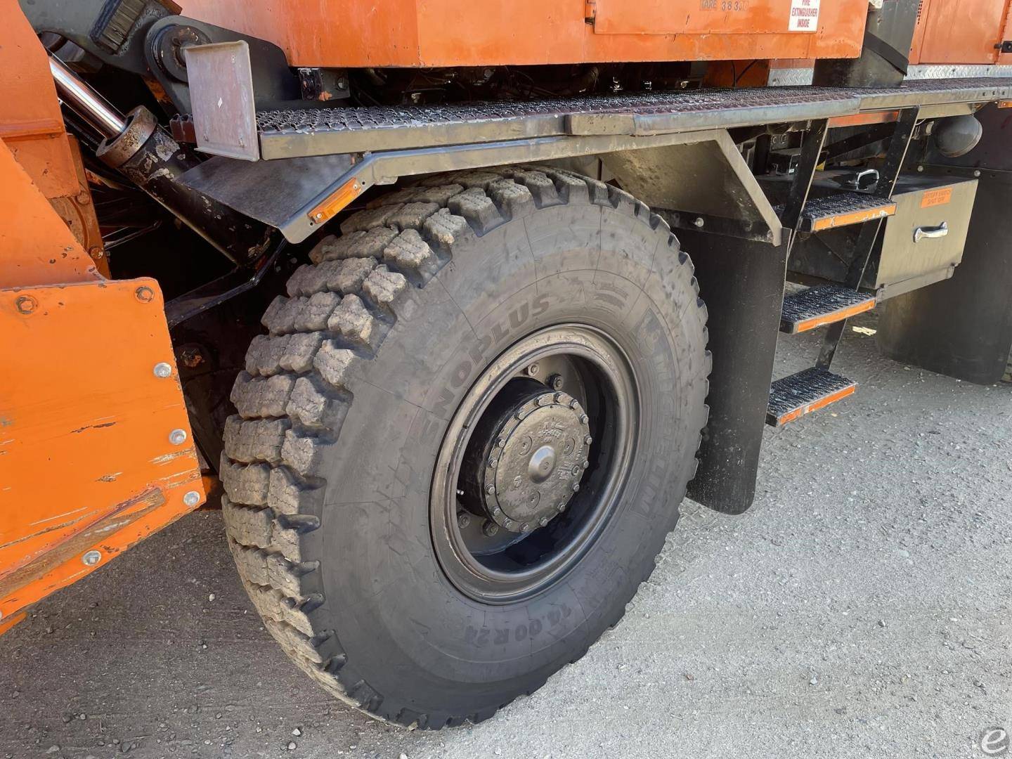 1992 DF4000