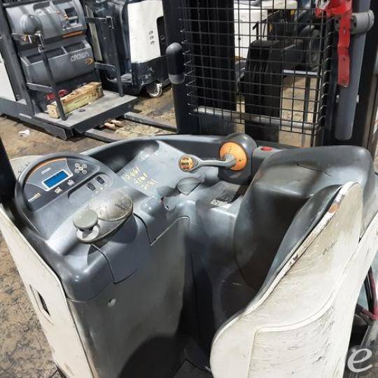 2018 Crown RR5725-45