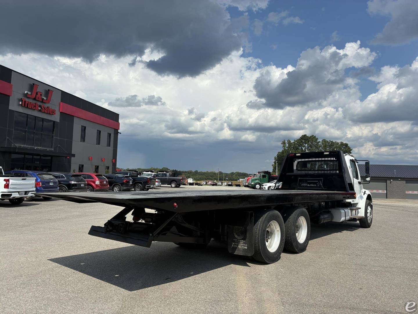 2006 Freightliner BUSINESS CLASS M2 106