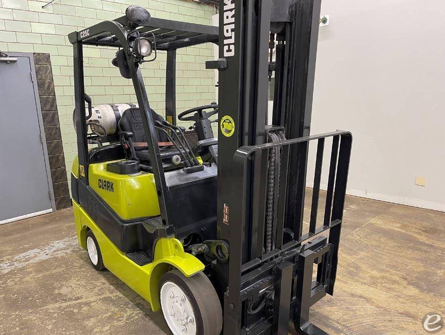 2017 Clark C25C LP Gas Forklift - 123Forklift