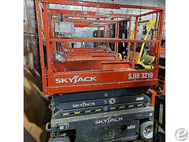 2014 Skyjack SJ-3219 Electric Scissor Lift - 123Forklift