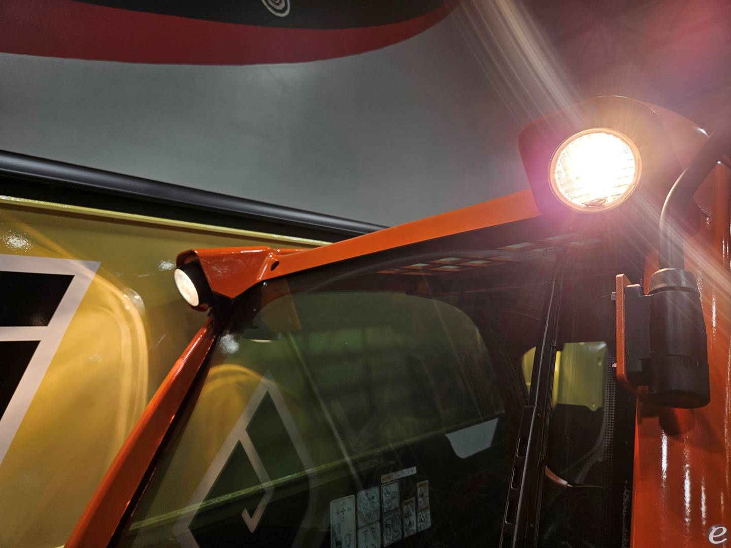 2017 JLG 1255