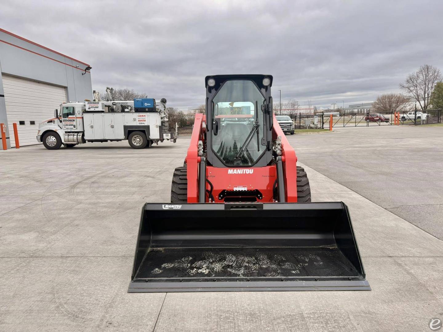 2025 Manitou 3300V