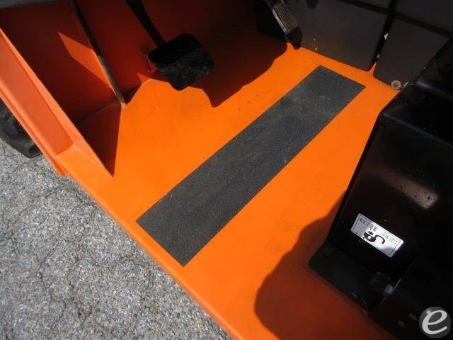 2017 JLG G15-44A