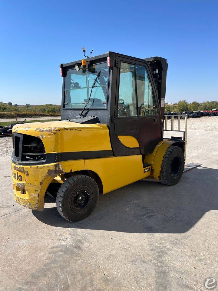 2017 Yale GDP110VX