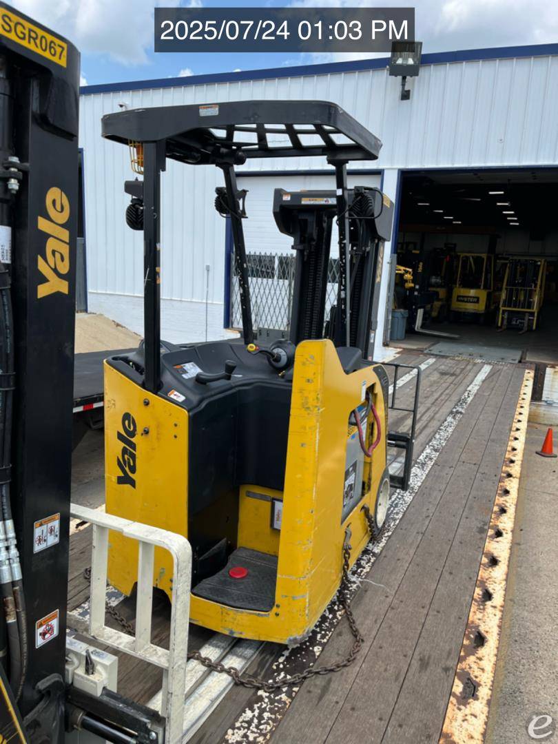 2017 Yale ESC040AD
