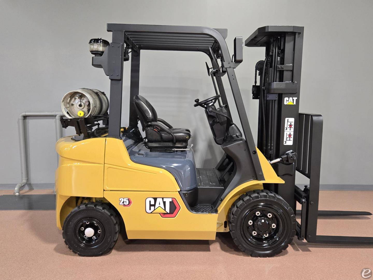 2020 Mitsubishi FG25N
