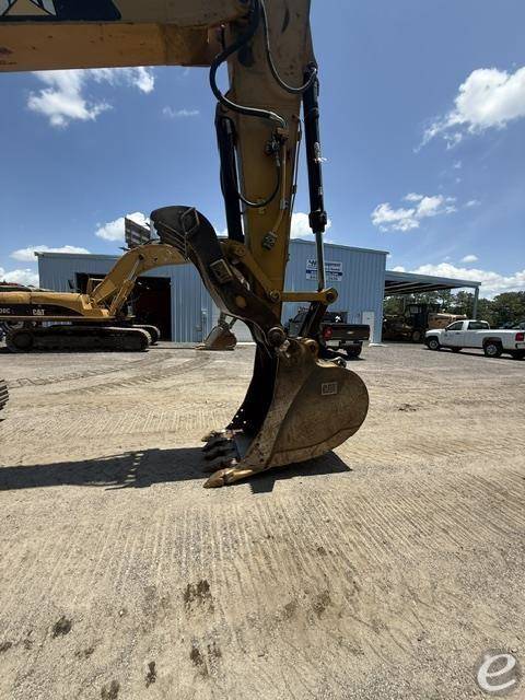 2016 Cat 323