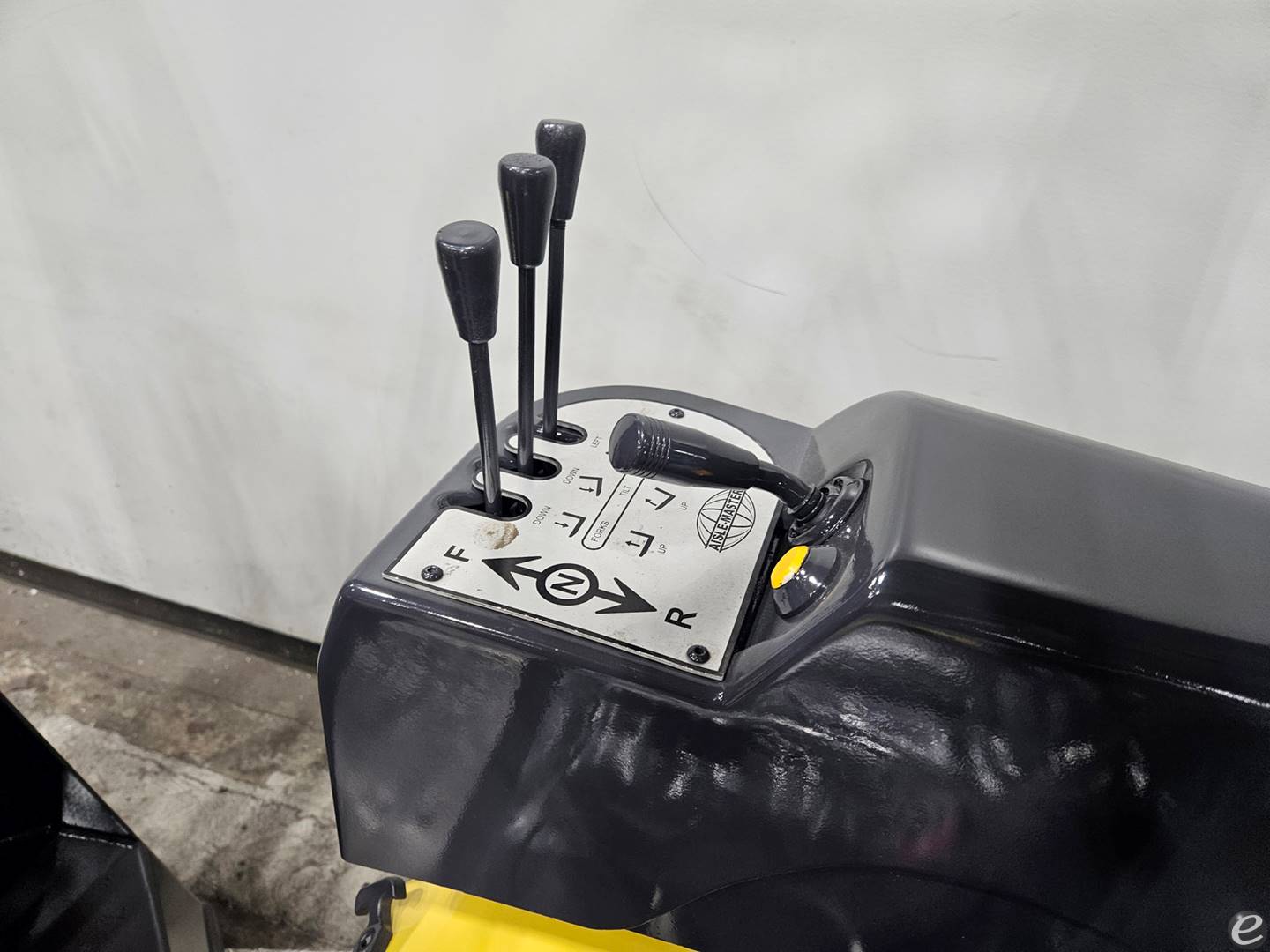 2019 Aisle-Master 44S