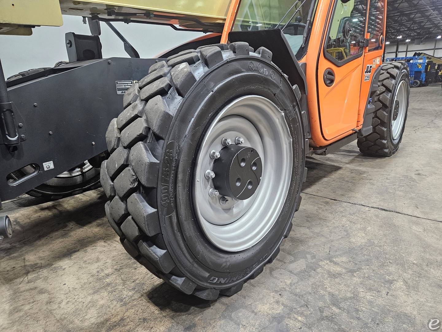 2017 JLG 1255