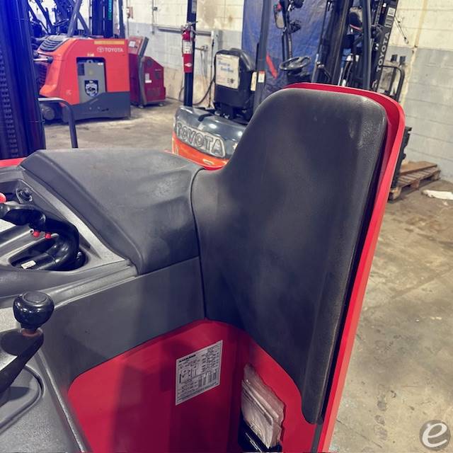 2022 Raymond 425-C40TT