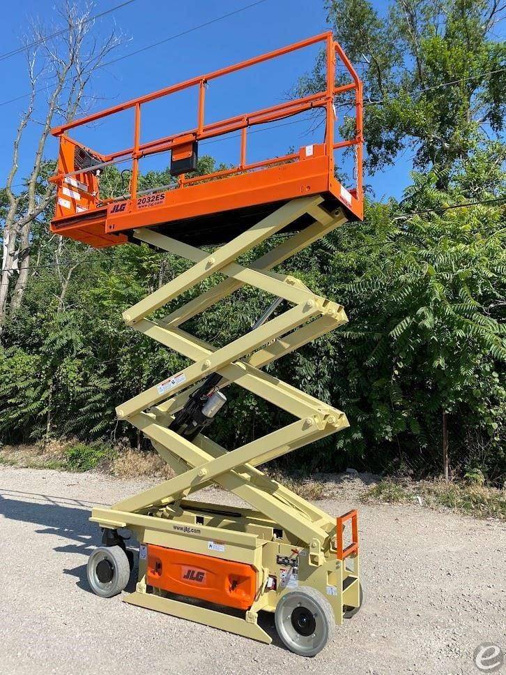 2016 JLG 2032ES