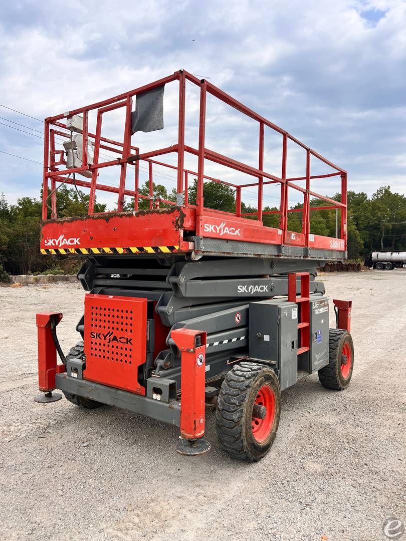 2017 Skyjack SJ8841RT