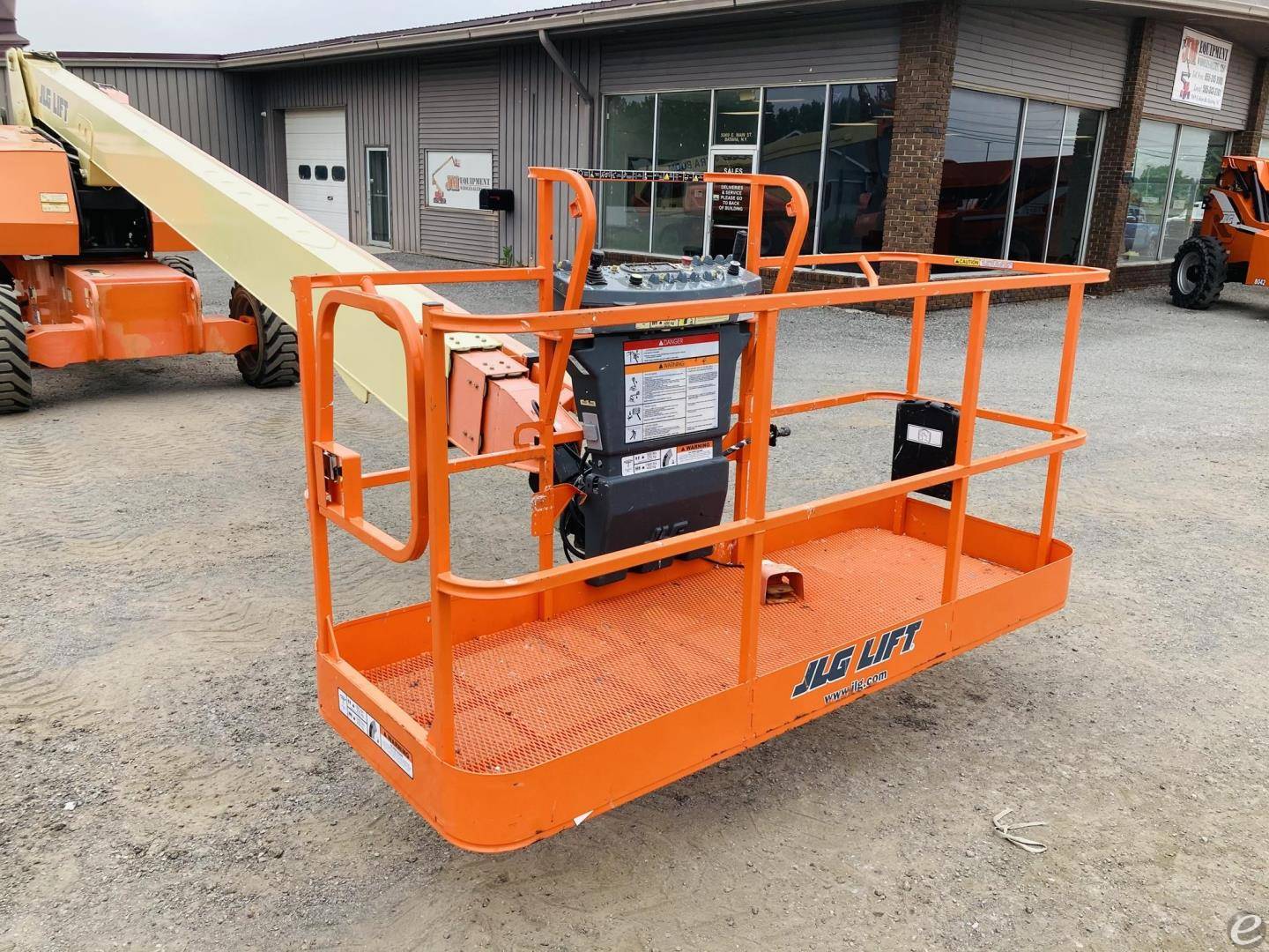 2004 JLG 800S